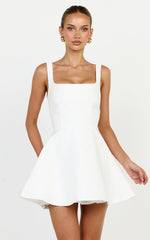 Scoop Neck Fit And Flare Dres in White