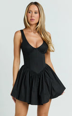 Scoop Neck V Waist Gathered Dress in Black