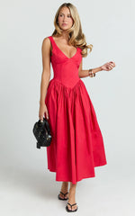 Scoop Neck Drop V Waist Gathered Skirt Dress in Red