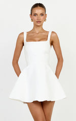 Scoop Neck Fit And Flare Dres in White